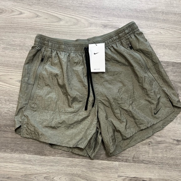 Nike Other - Men’s Nike Stride Running Division 5" Dri-Fit shorts size M